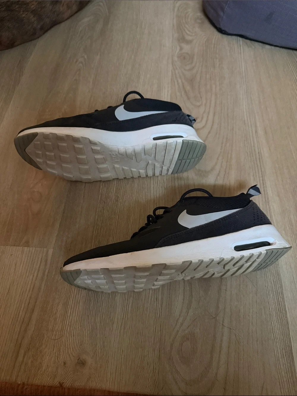 Nike Women’s Black & White Lightweight Mesh Sneakers